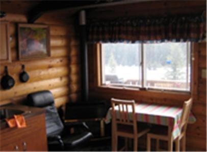 Bear Corner Adventures Bed & Bale Hotel Golden Habitación foto
